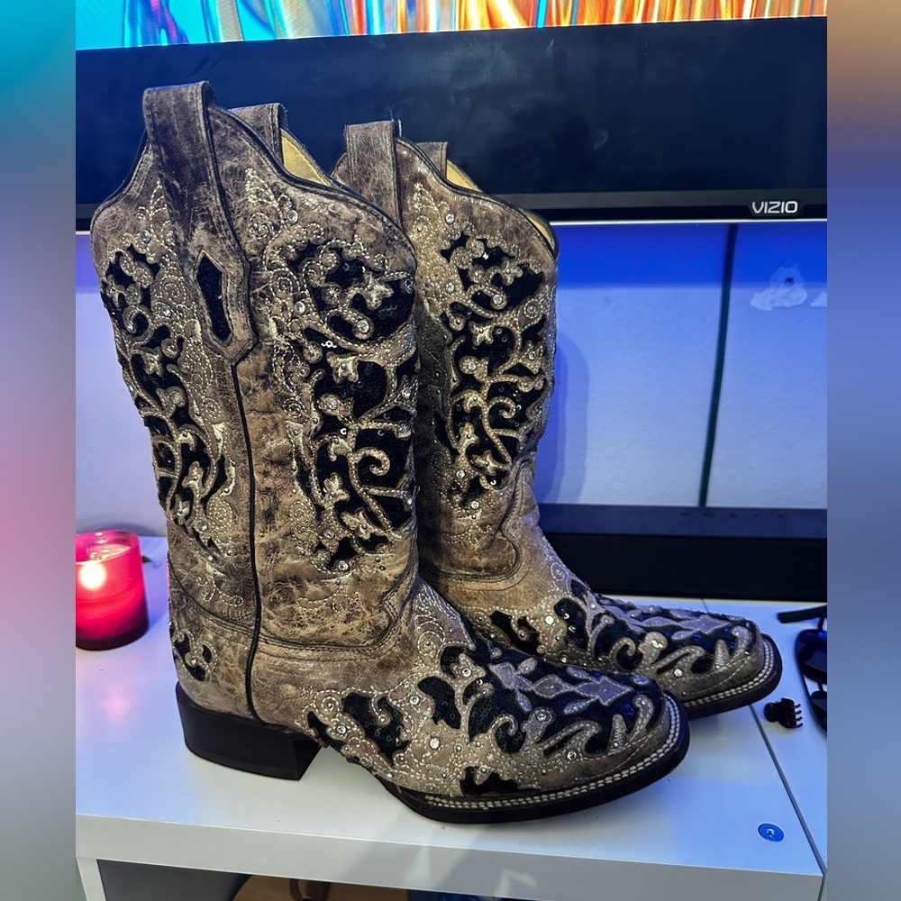 Corral black and tan square toed boots